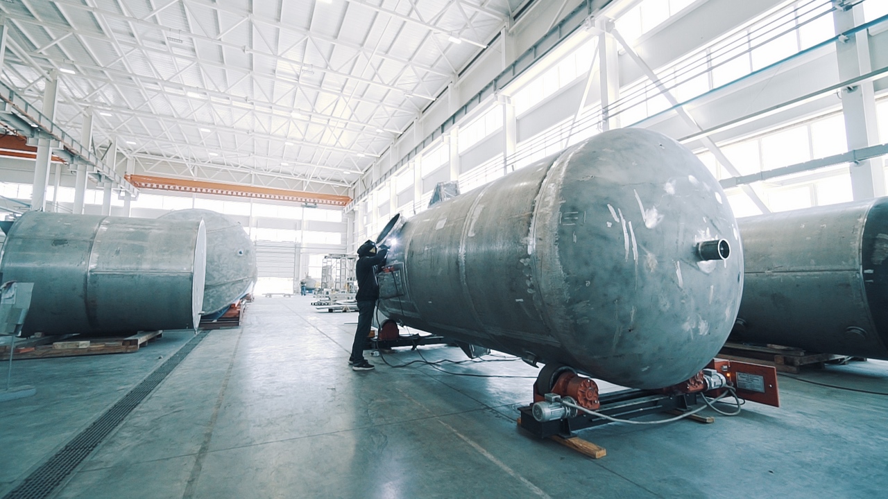 изготовление баков из аустенитной стали на объект АЭС "Руппур" 